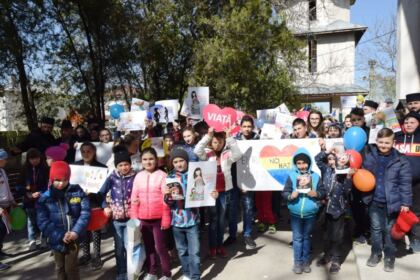 „Marşul pentru viaţă“ în Arhiepiscopia Dunării de Jos – fotografia 2