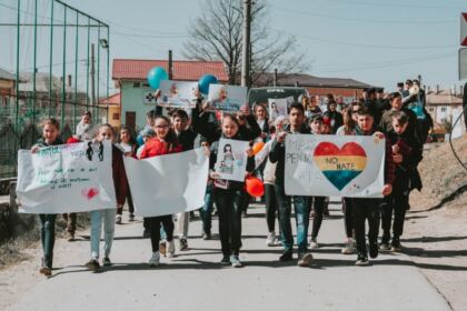 „Marşul pentru viaţă“ în Arhiepiscopia Dunării de Jos – fotografia 4
