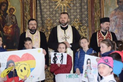 „Marşul pentru viaţă“ în Arhiepiscopia Dunării de Jos – fotografia 17
