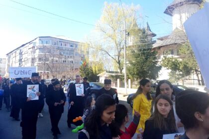 „Marşul pentru viaţă“ în Arhiepiscopia Dunării de Jos – fotografia 4