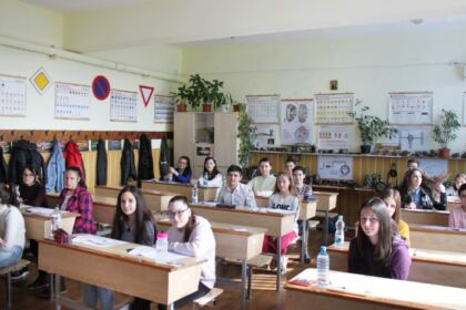Etapa judeţeană a Olimpiadei de Religie în Galaţi şi Brăila – fotografia 9