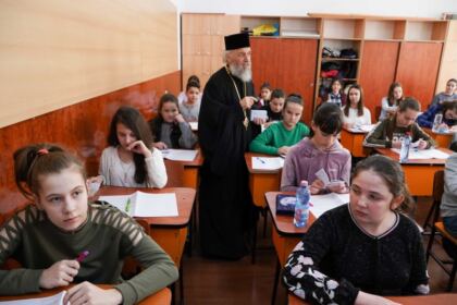 Etapa judeţeană a Olimpiadei de Religie în Galaţi şi Brăila – fotografia 14