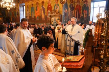 Istorica biserică Buna Vestire din Galaţi şi-a sărbătorit hramul – fotografia 6