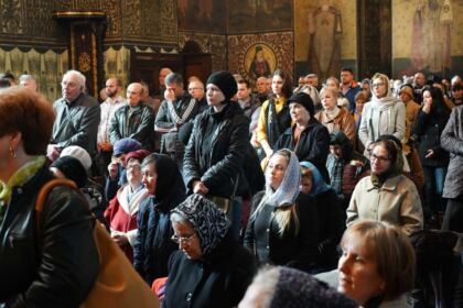25 de tineri cu autism au fost prezenți astăzi la Catedrala Arhiepiscopală din Galați – fotografia 6