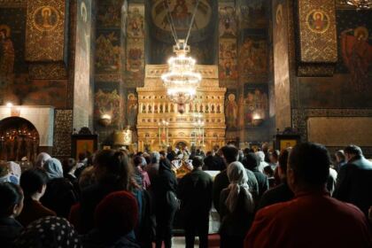 25 de tineri cu autism au fost prezenți astăzi la Catedrala Arhiepiscopală din Galați – fotografia 14