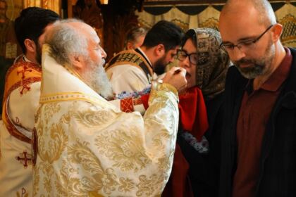 25 de tineri cu autism au fost prezenți astăzi la Catedrala Arhiepiscopală din Galați – fotografia 18