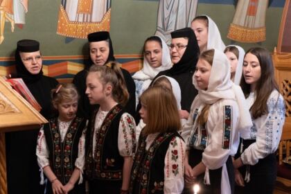 Centrul de asistenţă medicală „Sfinţii Doctori fără de arginţi Cosma şi Damian“ din Galaţi şi-a sărbătorit ocrotitorii spirituali – fotografia 9