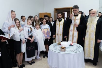 Centrul de asistenţă medicală „Sfinţii Doctori fără de arginţi Cosma şi Damian“ din Galaţi şi-a sărbătorit ocrotitorii spirituali – fotografia 14