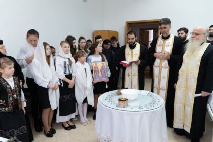 Centrul de asistenţă medicală „Sfinţii Doctori fără de arginţi Cosma şi Damian“ din Galaţi şi-a sărbătorit ocrotitorii spirituali – fotografia 16