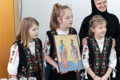Centrul de asistenţă medicală „Sfinţii Doctori fără de arginţi Cosma şi Damian“ din Galaţi şi-a sărbătorit ocrotitorii spirituali – fotografia 19
