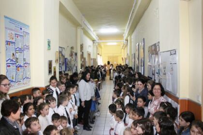 Şcoala Gimnazială „Sfinţii Arhangheli Mihail şi Gavriil“ din Galaţi şi-a cinstit ocrotitorii spirituali – fotografia 9