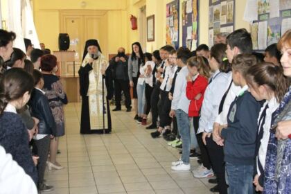 Şcoala Gimnazială „Sfinţii Arhangheli Mihail şi Gavriil“ din Galaţi şi-a cinstit ocrotitorii spirituali – fotografia 10