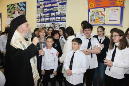 Şcoala Gimnazială „Sfinţii Arhangheli Mihail şi Gavriil“ din Galaţi şi-a cinstit ocrotitorii spirituali – fotografia 11