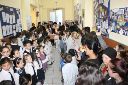 Şcoala Gimnazială „Sfinţii Arhangheli Mihail şi Gavriil“ din Galaţi şi-a cinstit ocrotitorii spirituali – fotografia 14