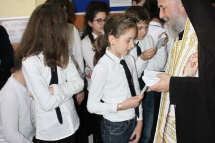 Şcoala Gimnazială „Sfinţii Arhangheli Mihail şi Gavriil“ din Galaţi şi-a cinstit ocrotitorii spirituali – fotografia 16