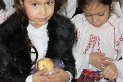 Şcoala Gimnazială „Sfinţii Arhangheli Mihail şi Gavriil“ din Galaţi şi-a cinstit ocrotitorii spirituali – fotografia 17