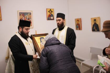 Sfântul Ierarh Nectarie în vizită la semeni aflați în suferință – fotografia 4