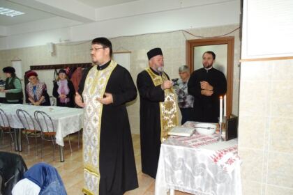 Parohia „Sf. Stelian“ din Galaţi şi-a serbat ocrotitorul spiritual prin deosebite activităţi culturale şi social-filantropice la Centrul „Speranţe pentru vârsta a III-a“ – fotografia 1