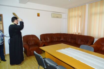 Parohia „Sf. Stelian“ din Galaţi şi-a serbat ocrotitorul spiritual prin deosebite activităţi culturale şi social-filantropice la Centrul „Speranţe pentru vârsta a III-a“ – fotografia 8