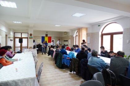 Parohia „Sf. Stelian“ din Galaţi şi-a serbat ocrotitorul spiritual prin deosebite activităţi culturale şi social-filantropice la Centrul „Speranţe pentru vârsta a III-a“ – fotografia 9