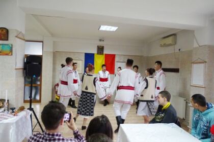 Parohia „Sf. Stelian“ din Galaţi şi-a serbat ocrotitorul spiritual prin deosebite activităţi culturale şi social-filantropice la Centrul „Speranţe pentru vârsta a III-a“ – fotografia 17