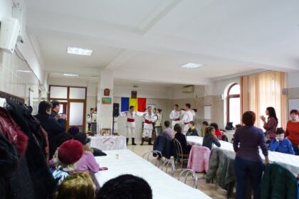 Parohia „Sf. Stelian“ din Galaţi şi-a serbat ocrotitorul spiritual prin deosebite activităţi culturale şi social-filantropice la Centrul „Speranţe pentru vârsta a III-a“ – fotografia 24