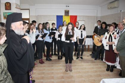 Parohia „Sf. Stelian“ din Galaţi şi-a serbat ocrotitorul spiritual prin deosebite activităţi culturale şi social-filantropice la Centrul „Speranţe pentru vârsta a III-a“ – fotografia 2