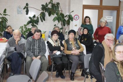 Parohia „Sf. Stelian“ din Galaţi şi-a serbat ocrotitorul spiritual prin deosebite activităţi culturale şi social-filantropice la Centrul „Speranţe pentru vârsta a III-a“ – fotografia 5