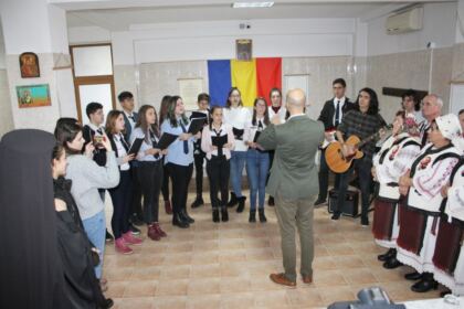Parohia „Sf. Stelian“ din Galaţi şi-a serbat ocrotitorul spiritual prin deosebite activităţi culturale şi social-filantropice la Centrul „Speranţe pentru vârsta a III-a“ – fotografia 7