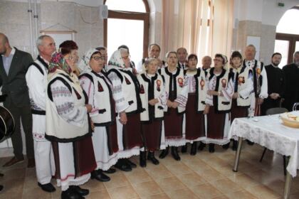Parohia „Sf. Stelian“ din Galaţi şi-a serbat ocrotitorul spiritual prin deosebite activităţi culturale şi social-filantropice la Centrul „Speranţe pentru vârsta a III-a“ – fotografia 9