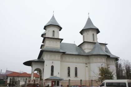 Parohia „Sf. Stelian“ din Galaţi şi-a serbat ocrotitorul spiritual prin deosebite activităţi culturale şi social-filantropice la Centrul „Speranţe pentru vârsta a III-a“ – fotografia 1