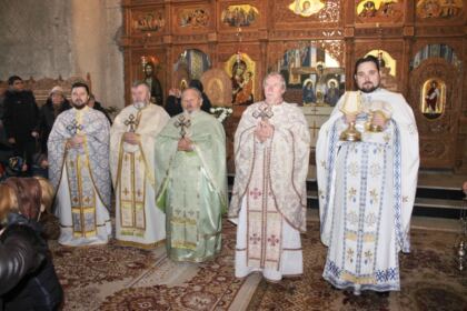 Parohia „Sf. Stelian“ din Galaţi şi-a serbat ocrotitorul spiritual prin deosebite activităţi culturale şi social-filantropice la Centrul „Speranţe pentru vârsta a III-a“ – fotografia 8