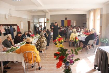 Persoanele vârstnice au fost sărbătorite la Centrul Multifuncţional de Servicii Sociale „Speranţe Pentru Vârsta a III-a“ – fotografia 9