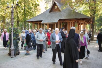 Persoanele vârstnice au fost sărbătorite la Centrul Multifuncţional de Servicii Sociale „Speranţe Pentru Vârsta a III-a“ – fotografia 15
