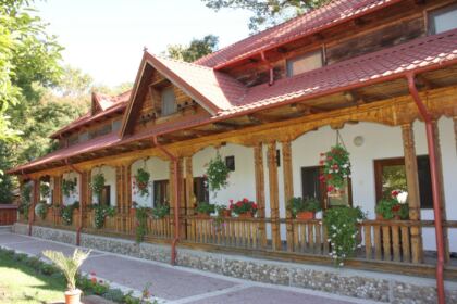 Persoanele vârstnice au fost sărbătorite la Centrul Multifuncţional de Servicii Sociale „Speranţe Pentru Vârsta a III-a“ – fotografia 33