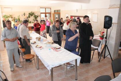 Persoanele vârstnice au fost sărbătorite la Centrul Multifuncţional de Servicii Sociale „Speranţe Pentru Vârsta a III-a“ – fotografia 38