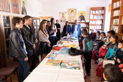 Activităţi social-filantropice îndreptate către elevi la Brăila – fotografia 15