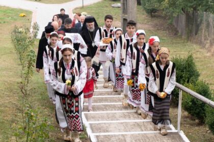 Conferinţă semestrială şi sfinţirea noului Aşezământ parohial din localitatea Brătuleşti, judeţul Galaţi – fotografia 2