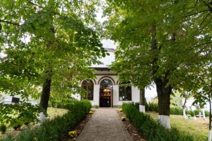 Conferinţă semestrială şi sfinţirea noului Aşezământ parohial din localitatea Brătuleşti, judeţul Galaţi – fotografia 3