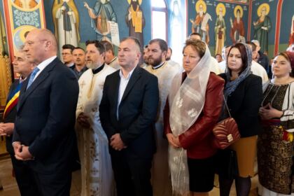 Conferinţă semestrială şi sfinţirea noului Aşezământ parohial din localitatea Brătuleşti, judeţul Galaţi – fotografia 9