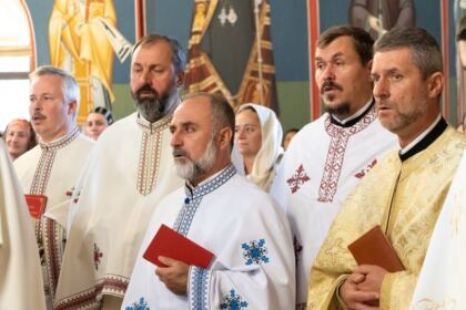 Conferinţă semestrială şi sfinţirea noului Aşezământ parohial din localitatea Brătuleşti, judeţul Galaţi – fotografia 12