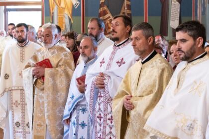 Conferinţă semestrială şi sfinţirea noului Aşezământ parohial din localitatea Brătuleşti, judeţul Galaţi – fotografia 23