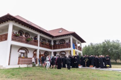 Conferinţă semestrială şi sfinţirea noului Aşezământ parohial din localitatea Brătuleşti, judeţul Galaţi – fotografia 7