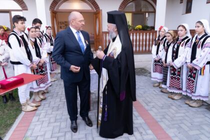 Conferinţă semestrială şi sfinţirea noului Aşezământ parohial din localitatea Brătuleşti, judeţul Galaţi – fotografia 17
