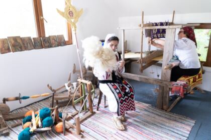 Conferinţă semestrială şi sfinţirea noului Aşezământ parohial din localitatea Brătuleşti, judeţul Galaţi – fotografia 23