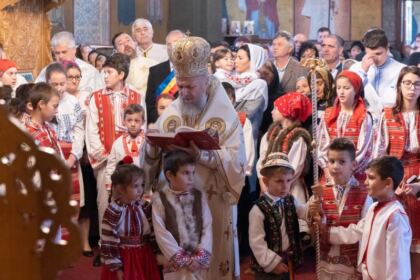 Conferinţă semestrială şi sfinţirea aşezământului parohial din localitatea Frumuşiţa, Protopopiatul Târgu Bujor, judeţul Galaţi – fotografia 15