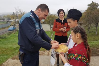 Zi de sărbătoare în localitatea Lungești din județul Galați – fotografia 8