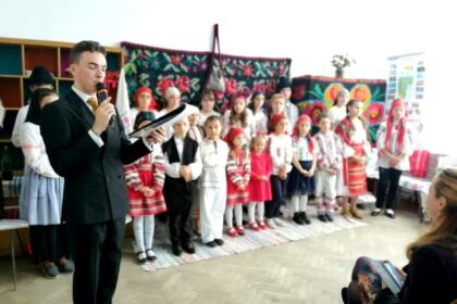 Zi de sărbătoare în localitatea Lungești din județul Galați – fotografia 17