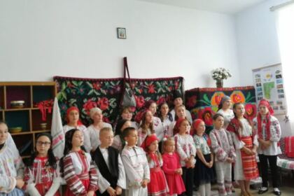 Zi de sărbătoare în localitatea Lungești din județul Galați – fotografia 21