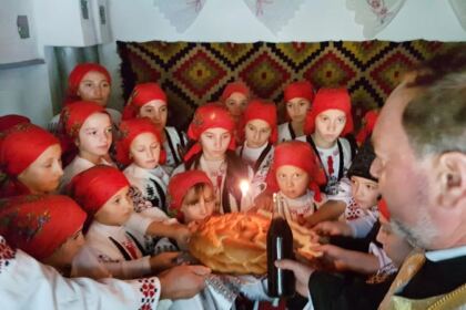 Tineri din satul românesc din sudul Moldovei în vizită la locuri emblematice din București – fotografia 14